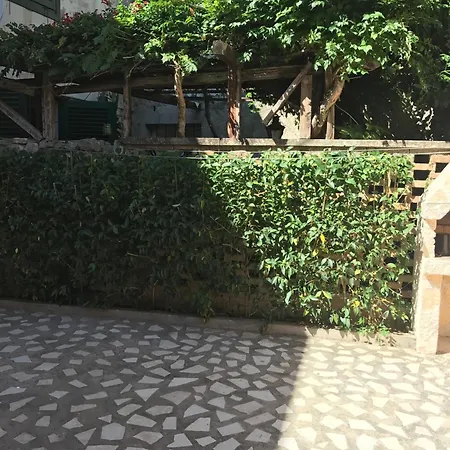 Tatil Evi Nesa Front