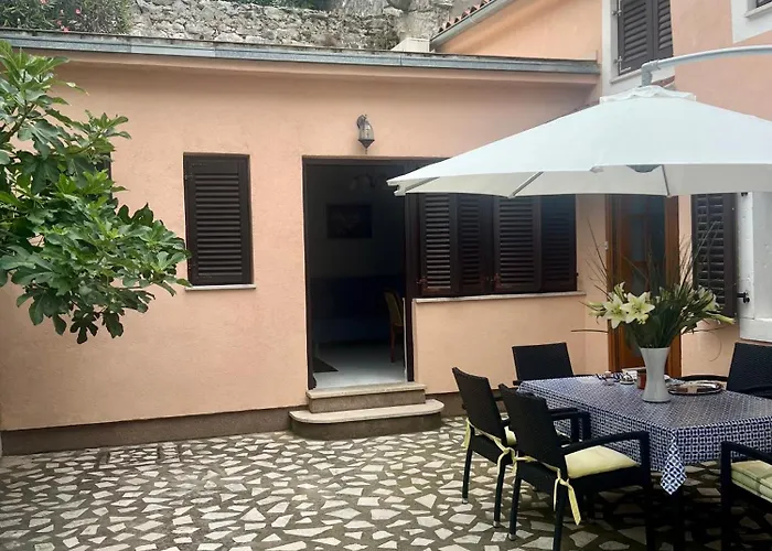 Hébergement de vacances Nesa Front *